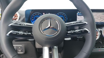 Mercedes-Benz EQA 300 4MATIC (foto 19)