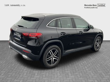 Mercedes-Benz GLA 180 d (foto 4)