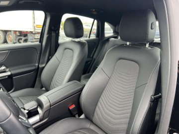 Mercedes-Benz GLA 180 d (foto 13)