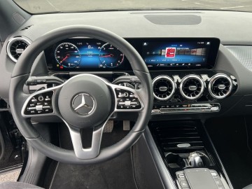 Mercedes-Benz GLA 180 d (foto 15)