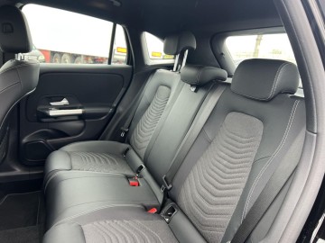 Mercedes-Benz GLA 180 d (foto 18)