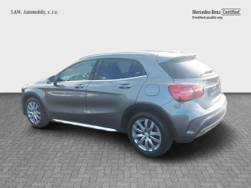 Mercedes-Benz GLA 220d 4MATIC (foto 2)