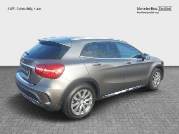 Mercedes-Benz GLA 220d 4MATIC (foto 4)