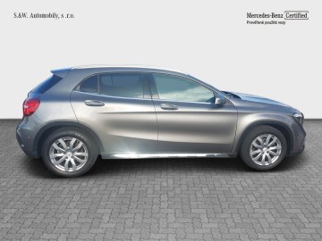 Mercedes-Benz GLA 220d 4MATIC (foto 5)