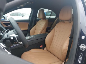 Mercedes-Benz E 220 d 4MATIC (foto 12)