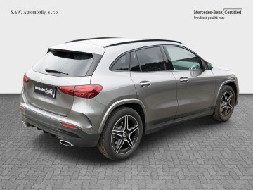 Mercedes-Benz GLA 220 d 4MATIC (foto 4)